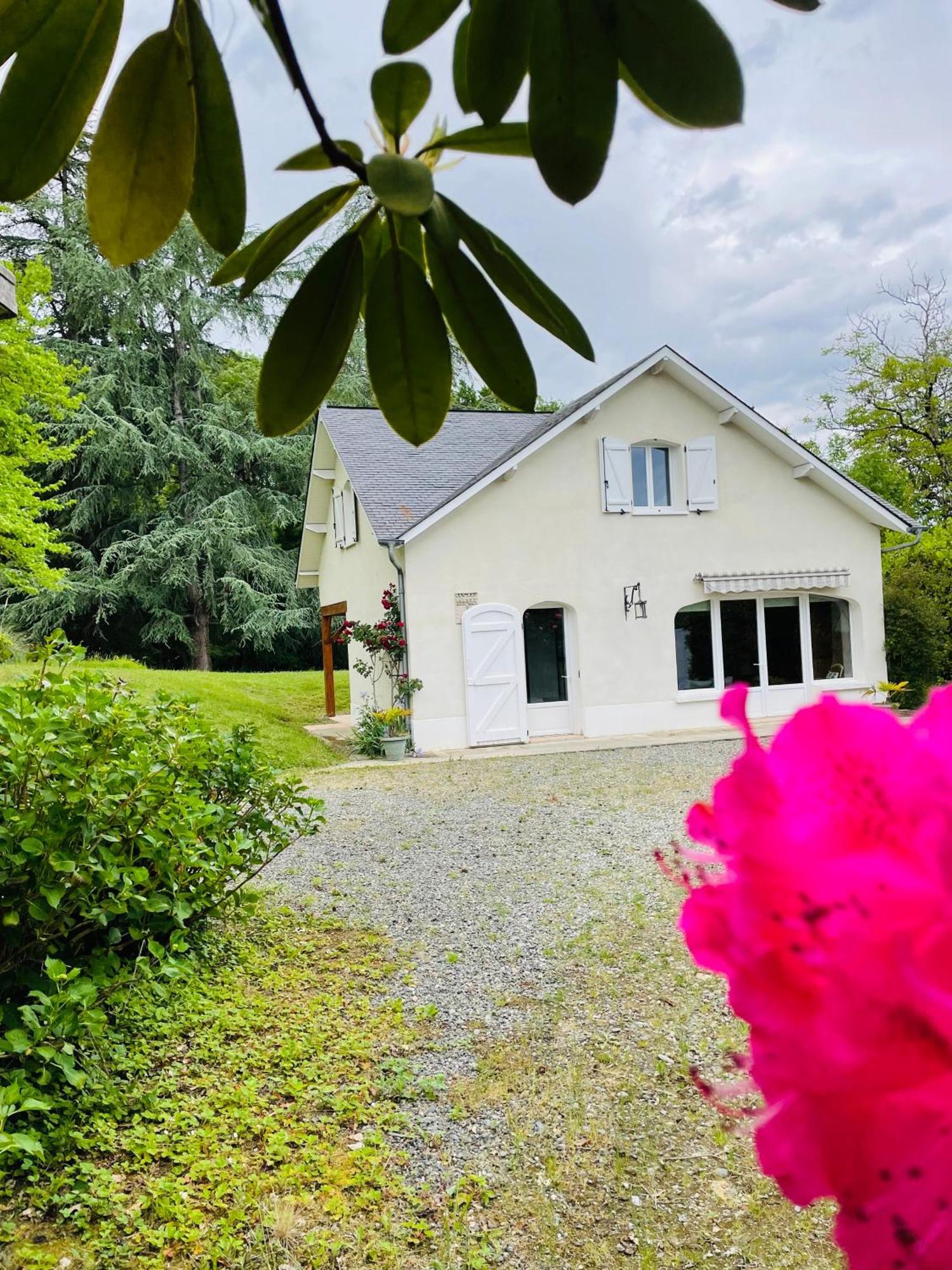 L'Oree Des Roses, Hebergement De Vacances Avec Jardin Et Piscine Gan Exteriör bild