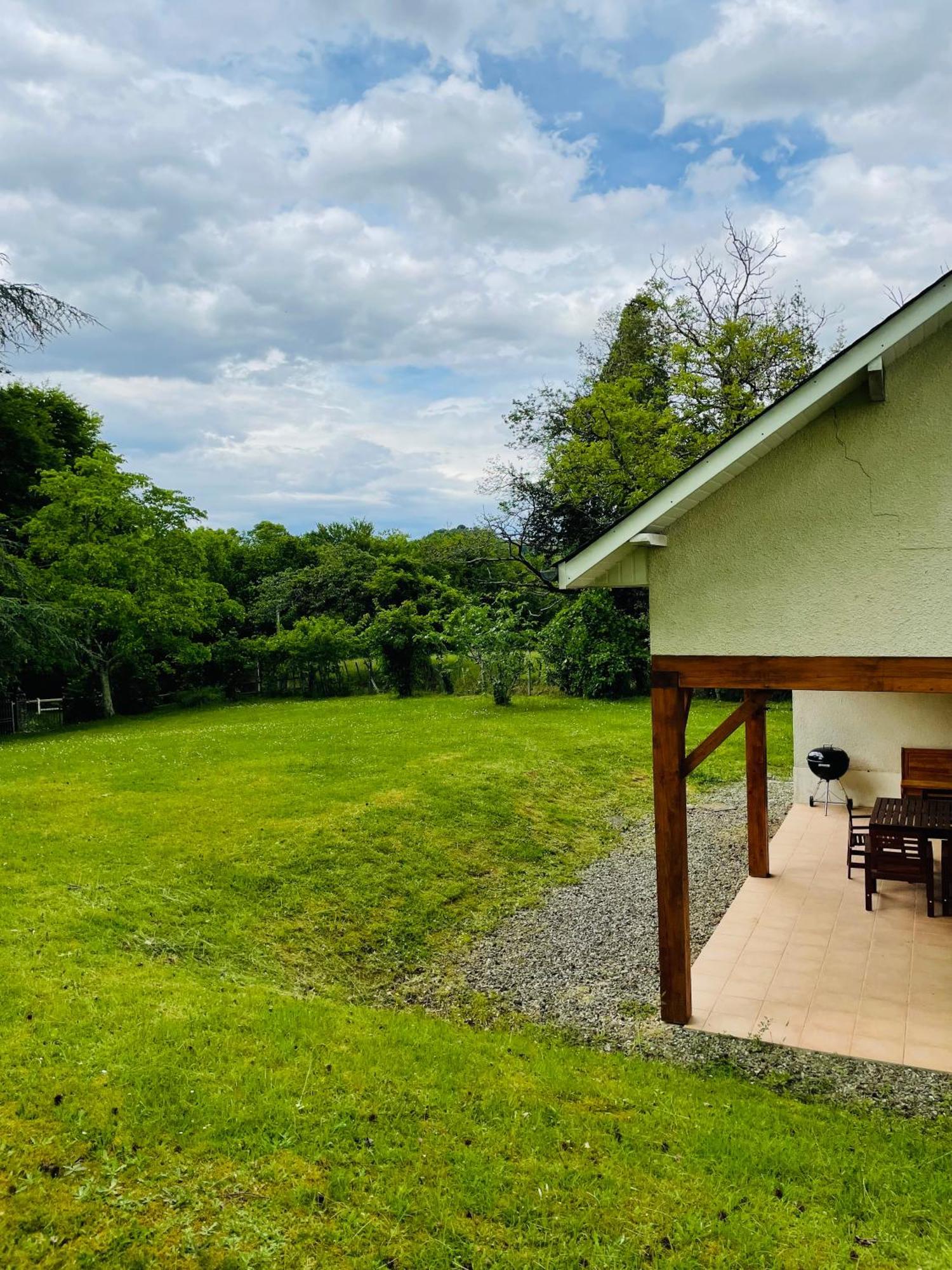 L'Oree Des Roses, Hebergement De Vacances Avec Jardin Et Piscine Gan Exteriör bild